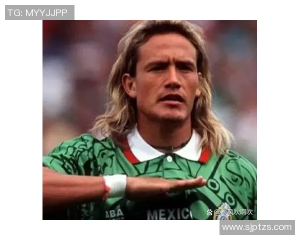 墨西哥足球巨星闪耀英超赛场 展现速度与力量的完美结合 墨西哥足球巨星闪耀英超赛场 展现速度与力量的完美结合